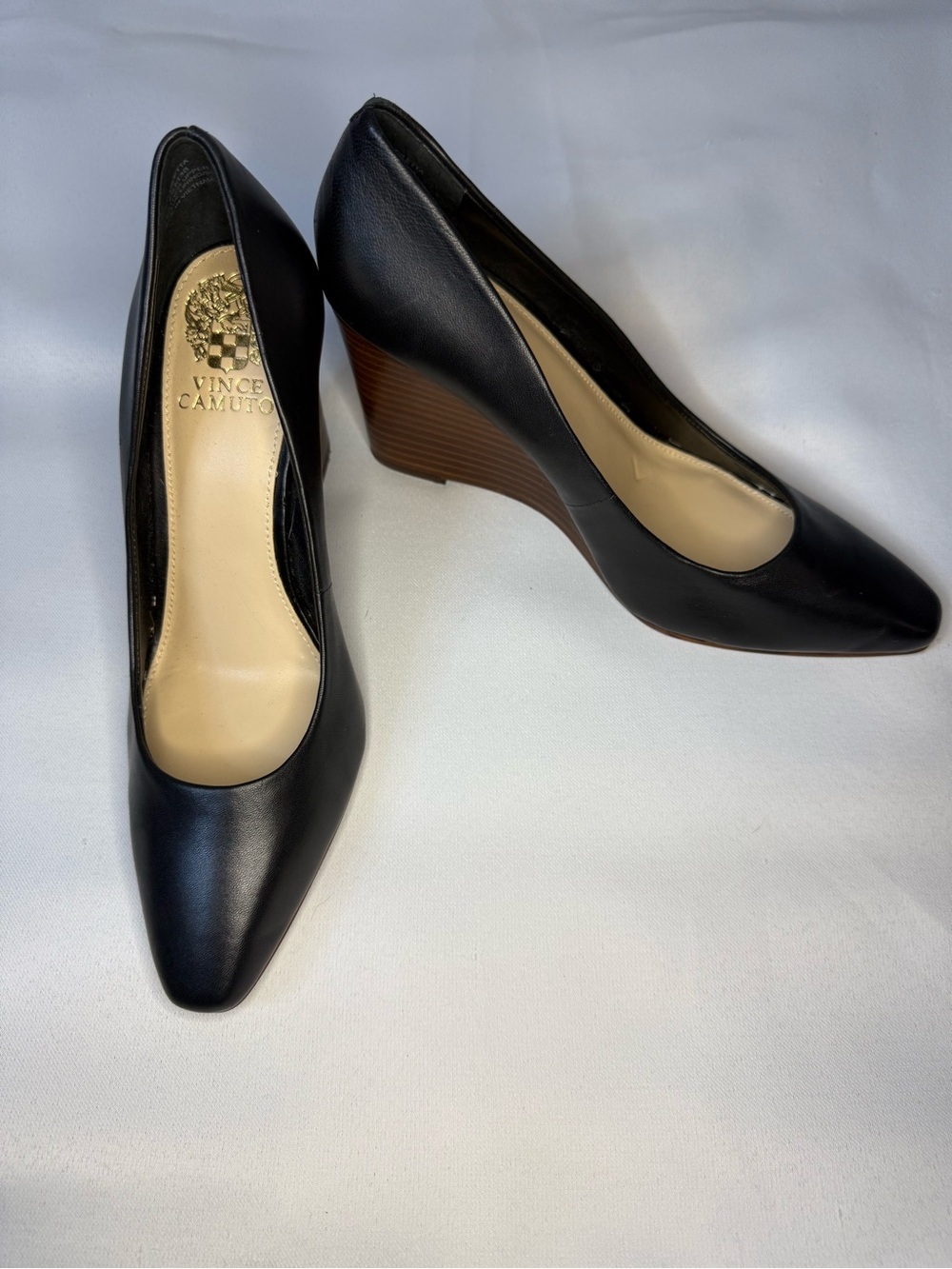 Vince Camuto - NWOT Black Leather Wedge Diletta Pumps - Size 7.5 M38